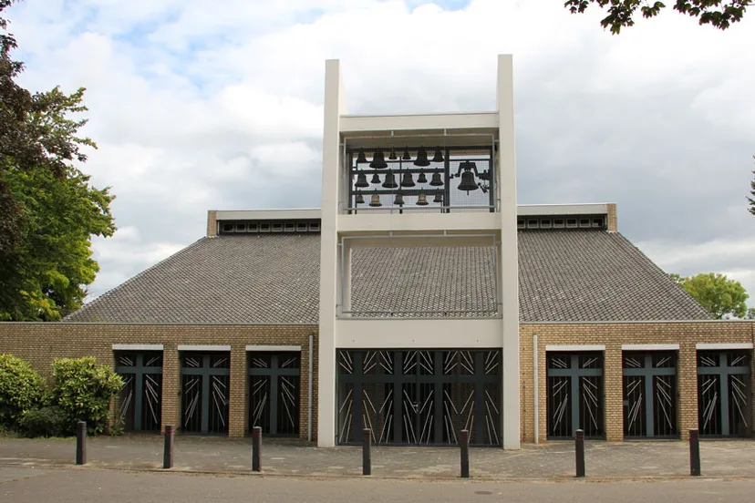 tgd0opptm4y7p3s5gykfcslkv kerkbaanderturnenzaal02 bernadettekerk 16 9