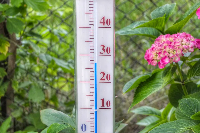 thermometer 27 graden