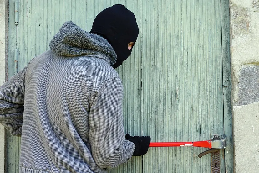 thief 1562699 1920 dief inbreker