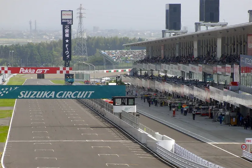 tokumeigakarinoaoshima cc by sa 40 https creativecommonsorglicensesby sa40 circuit van suzuka in japan