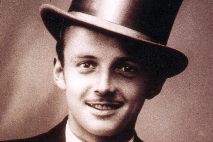 toonhermansklein met hoge hoed uitsnede