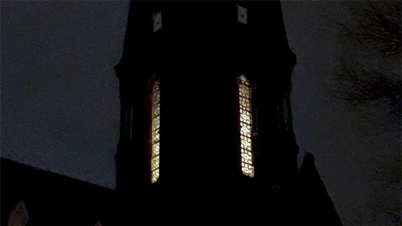 toren basiliek van binnen verlicht 1