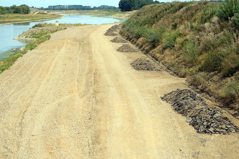 transportweg langs grensmaas bij grevenbicht verdwijnt weer
