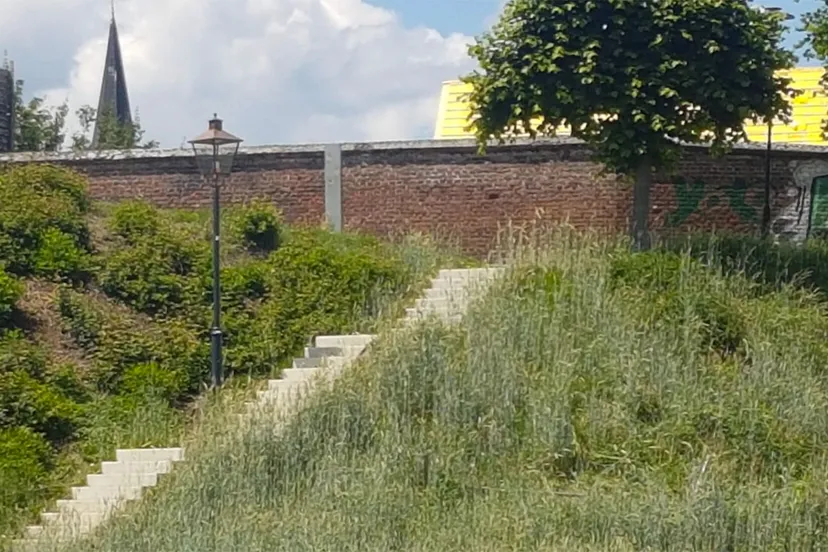 trapleuning fort sanderbout 1