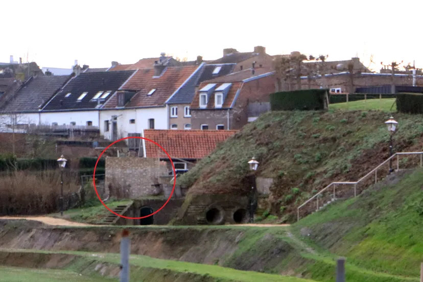 tuinberging naast fort sanderbout