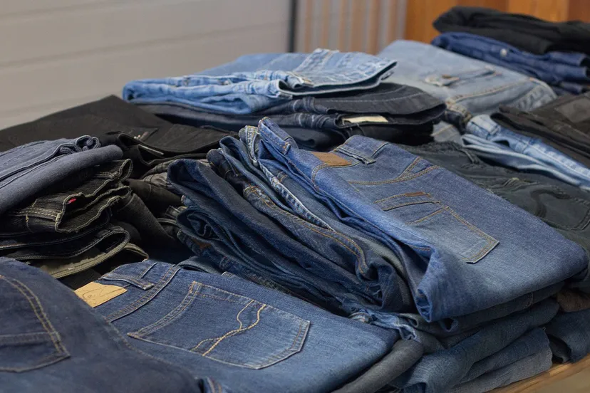 tweedehands kleding cc0 linda lioe via pixabay