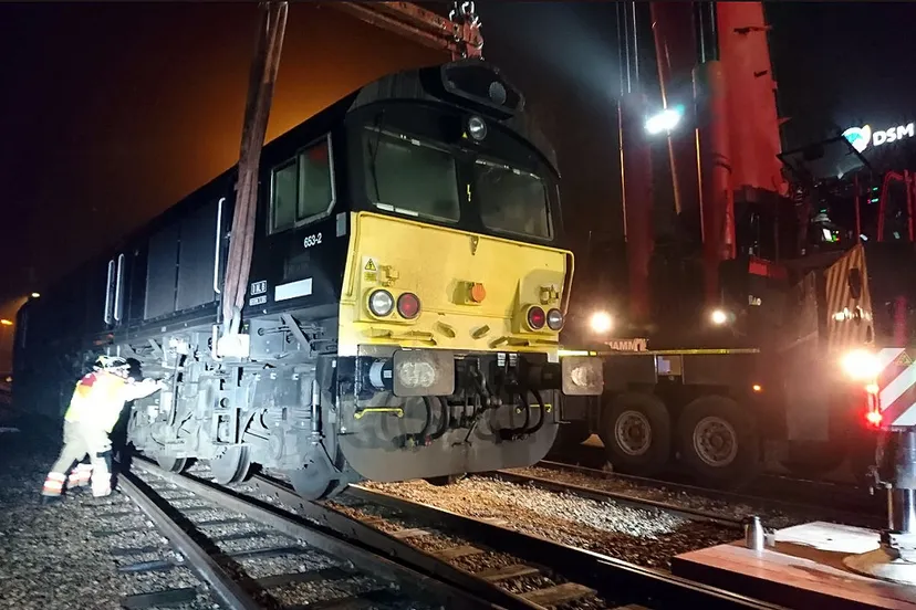 uit rails gelopen loc spoort weer twitter at ovdrail john