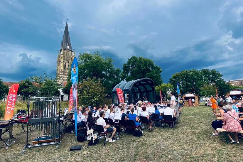 uitzwaaiconcert philharmonie op de schootsvelden