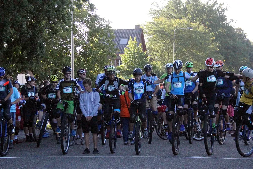 unicycling marathon 1 start