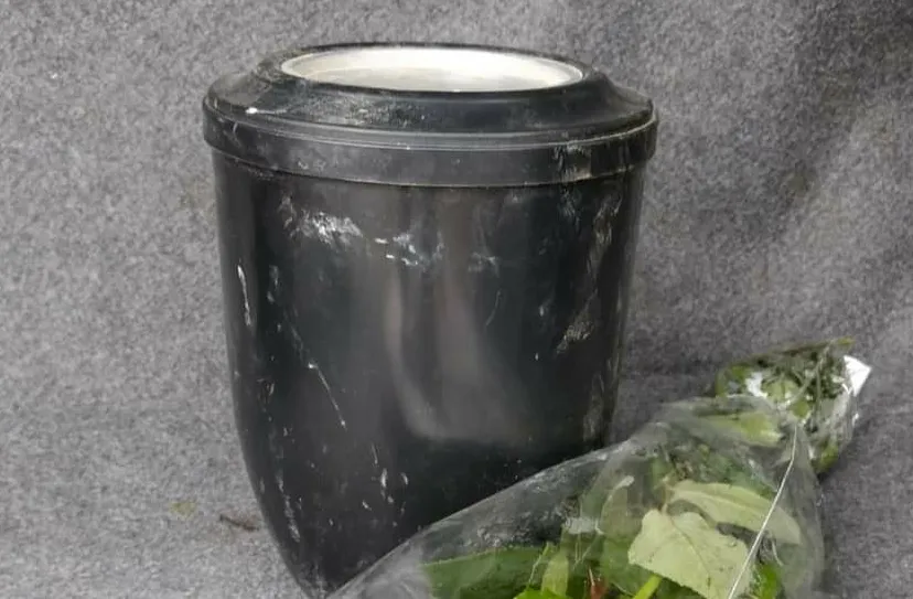 urn gevonden op afvalberg