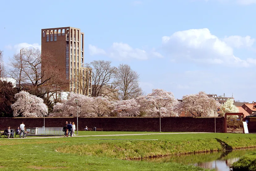 ursulinentuin vanaf schootsvelden 9 april 2016