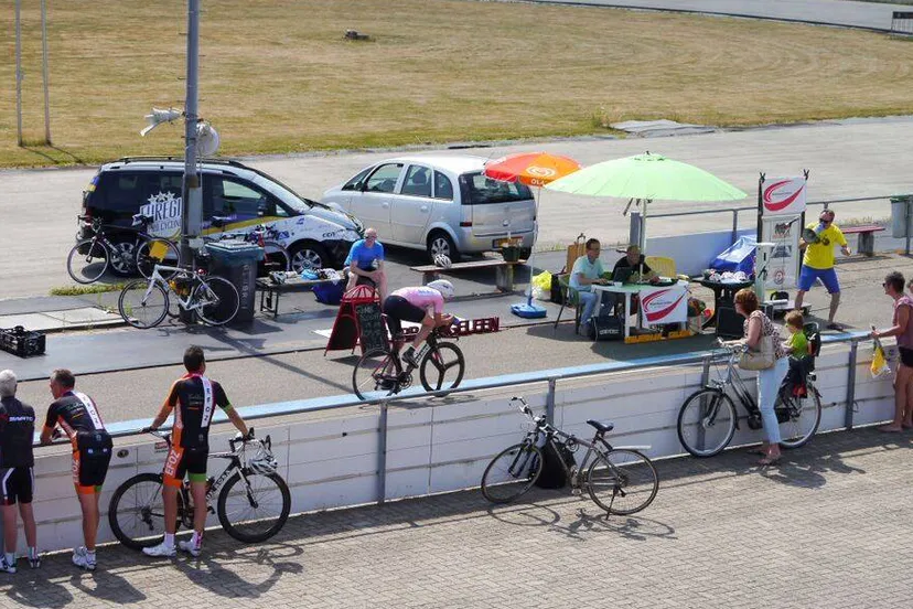 uurrecordpoging wielerbaan geleen