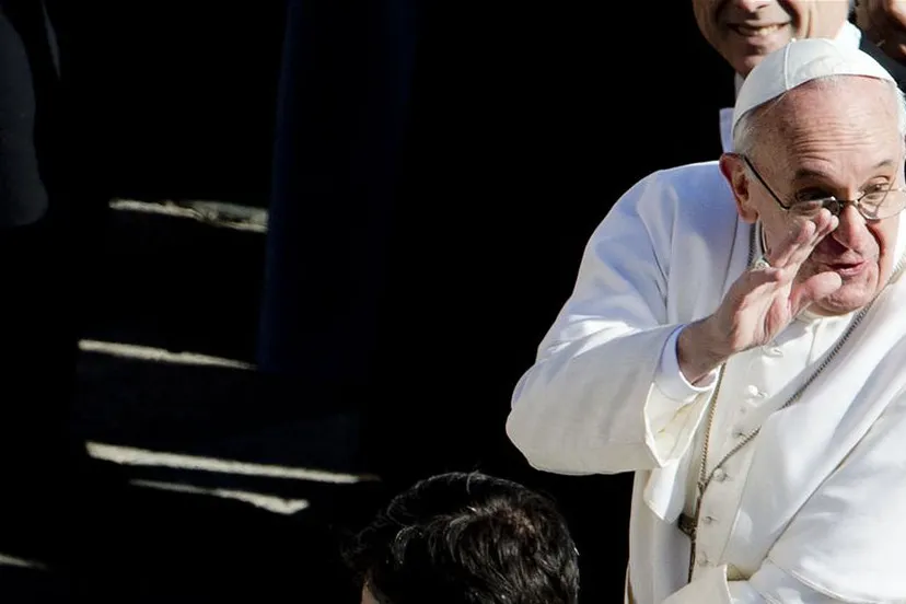 v2dvu5ex5xt9fmofrua988mzn hq robin utrecht paus franciscus