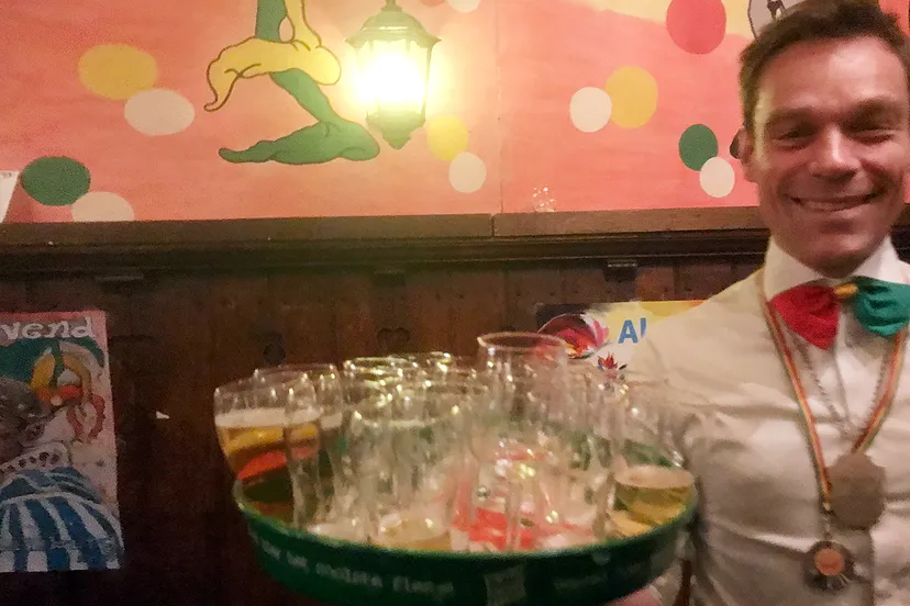 van helvert tapt in de kup 1