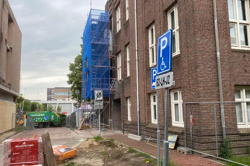 verbindingsbrug oude raadhuis gemeentehuis geleen afgebroken