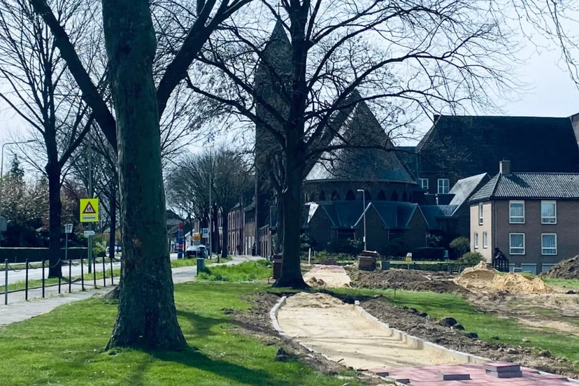 verkeerd ingemeten boom bij vijverparc leyenbroekerweg