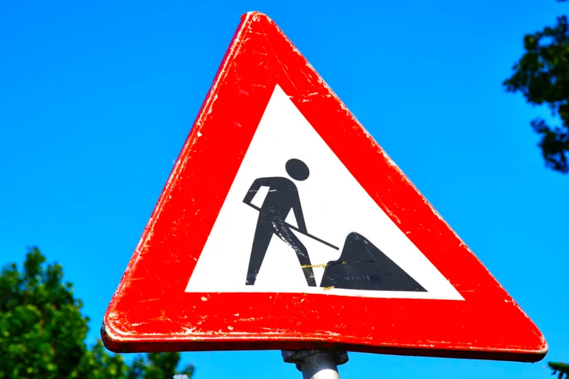 verkeersbord werk in uitvoering