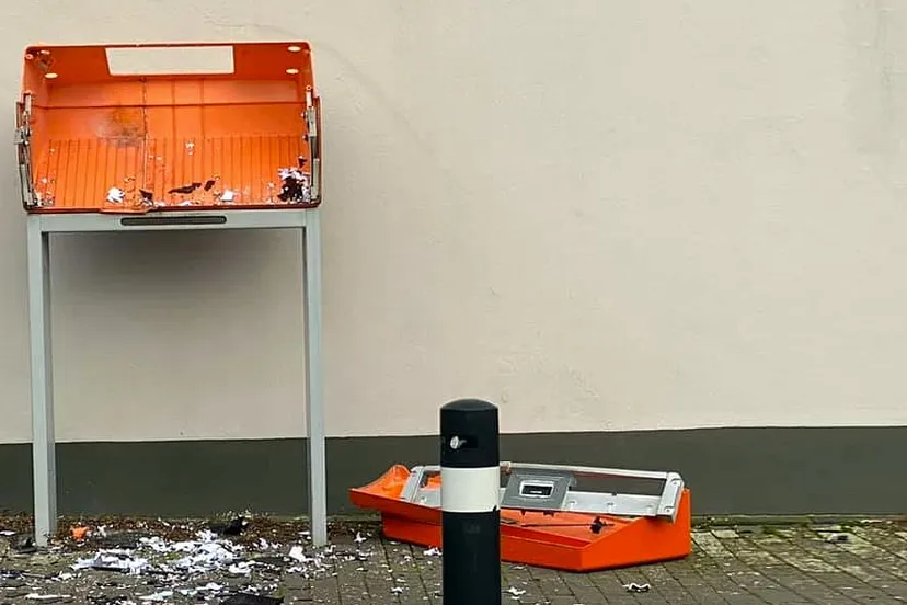 vernielde brievenbus postnl