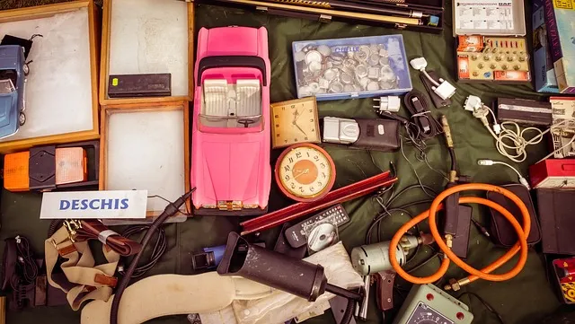 vintage 998419 640 garage sale