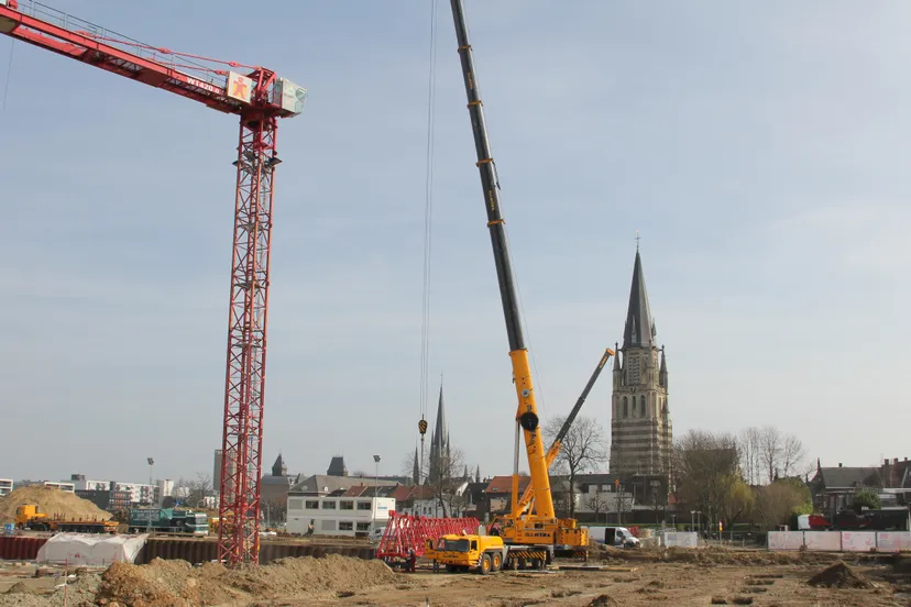 vl2ke455252qydxlkwimz4blc 7 maart eerste bouwkraan 1