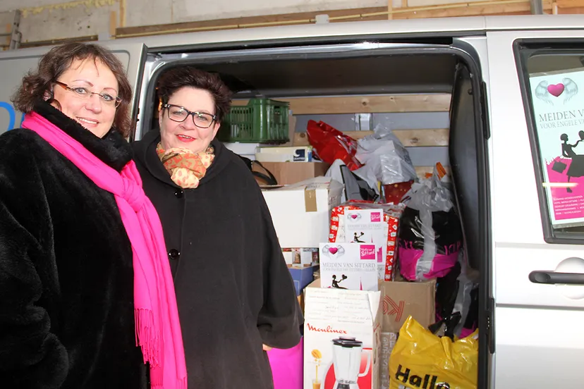 voedsel van de meiden voor de engele