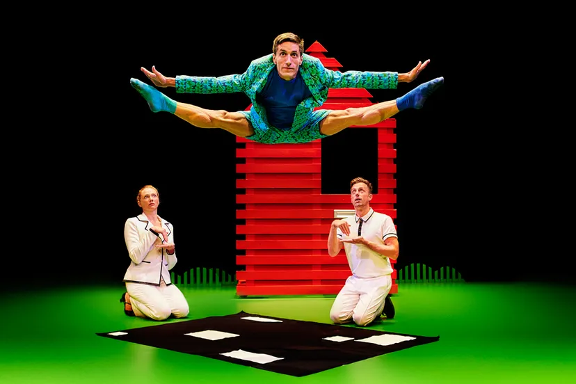 vreemde eend 2 sally dansgezelschap maastricht het laagland foto tycho merijn hr