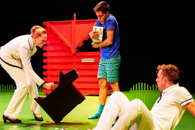 vreemde eend 7 sally dansgezelschap maastricht het laagland foto tycho merijn