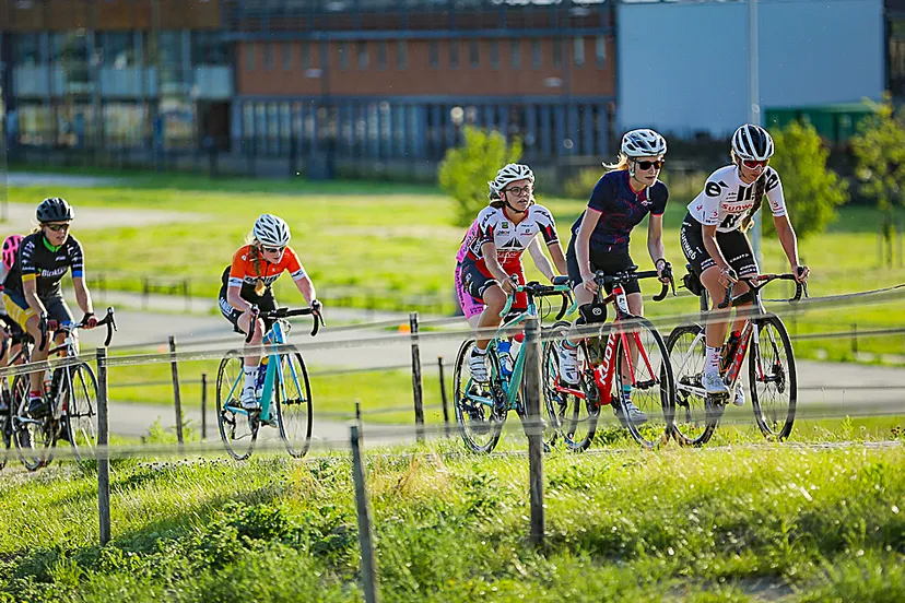 vrouwen wielrennen tom dumoulin bike park sittard