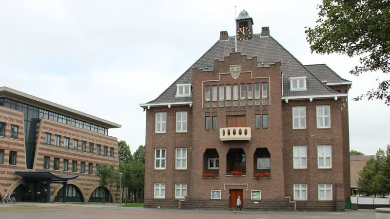 vtmugrosovygstvzhhdbz291s gemeentehuis 2