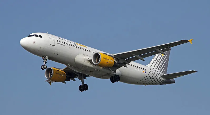 vueling vliegmaatschappij maa barcelona ronnie macdonald chelmsford uk cc by 20