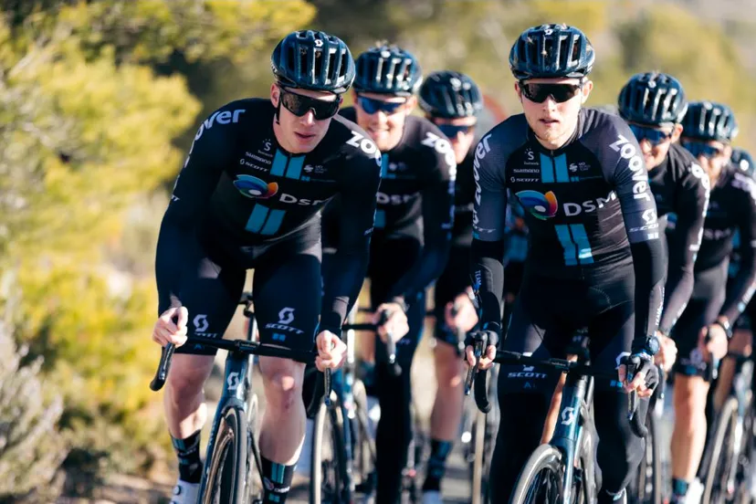 vuelta equipe van team dsm