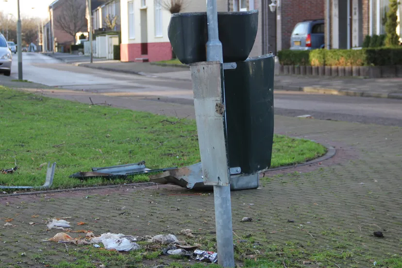 vuurwerk troep 2013 2014 broeksittard 2 vandalisme 16 9