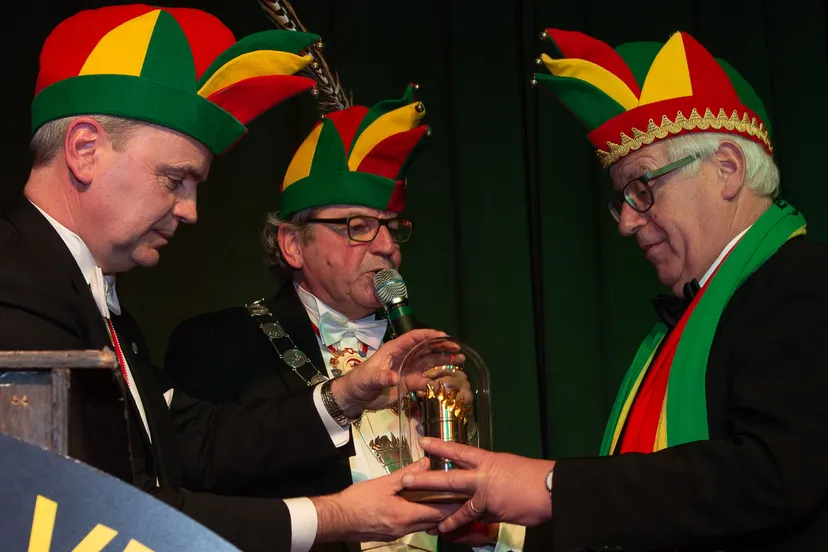 waardering voor burgemeester sjraar cox