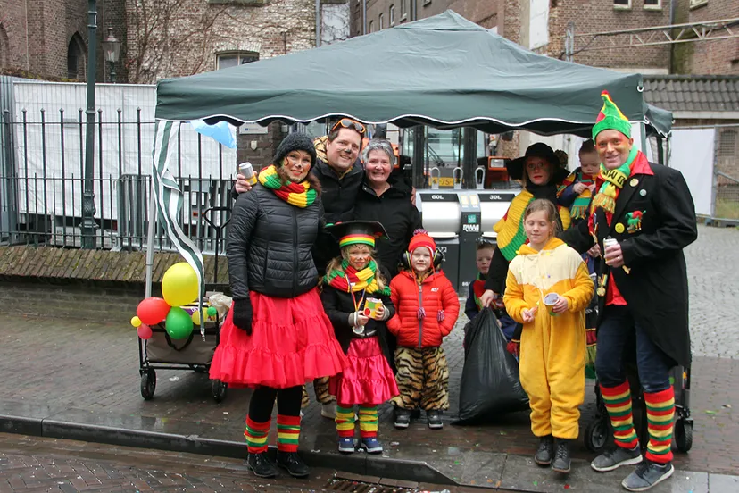 wachten op de optocht