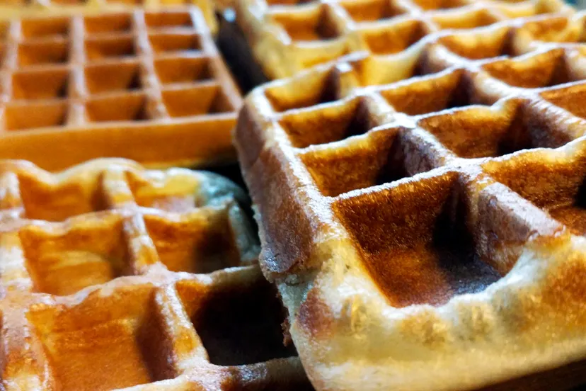 wafels bakken heel geleen bakt pplc cc by sa 40 via wikimedia commons