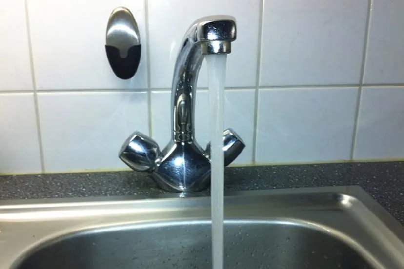 water uit de kraan