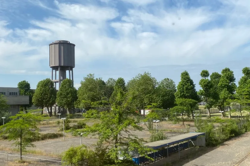 watertoren op oude mauritsterrein