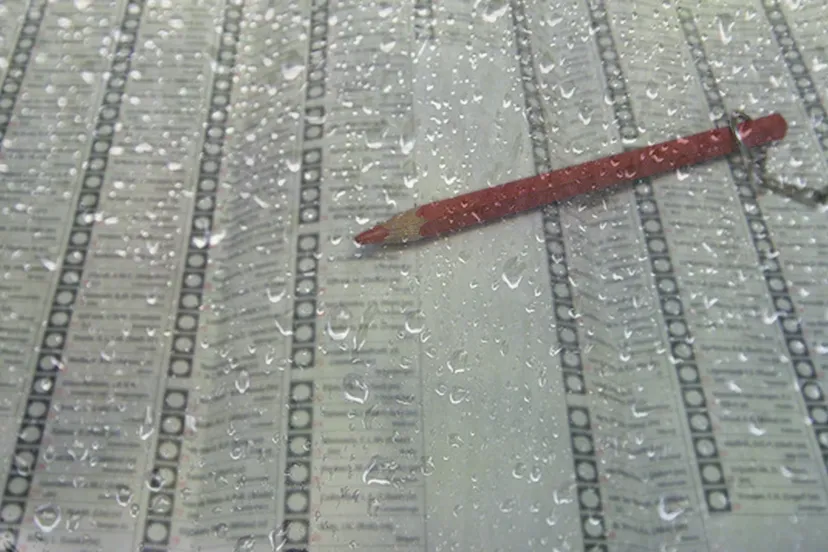 weer en verkiezingen stembiljet kandidatenlijst rood potlood jm luijt cc by 2