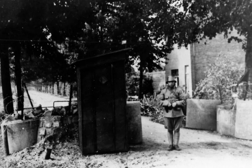 wegversperring van putringen op de wehrerweg fotocollectie j wilms sittard