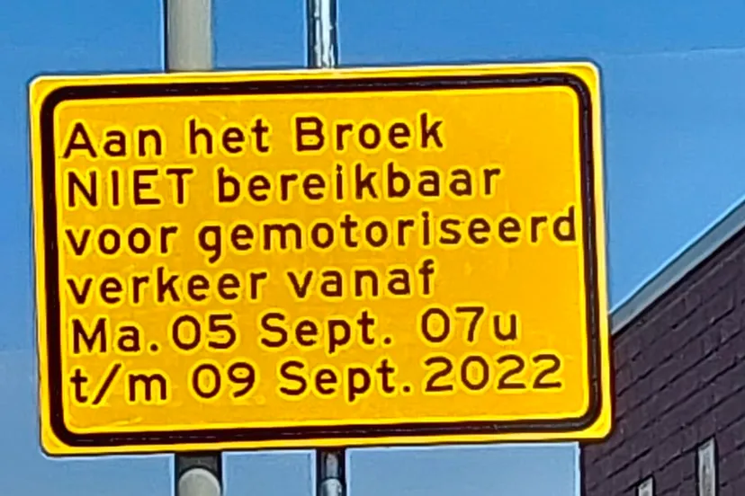 wegwerkzaamheden in aan het broek broeksittard