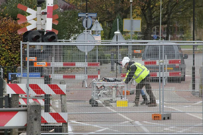 werk aan het spoor pro rail overweg geleen lutterade