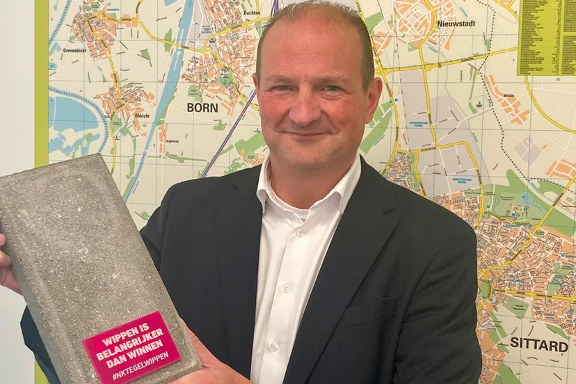 wethouder geilen kampioenschap tegelwippen