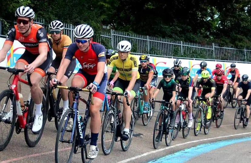 wielerbaan geleen wintertraining foto andre majewski