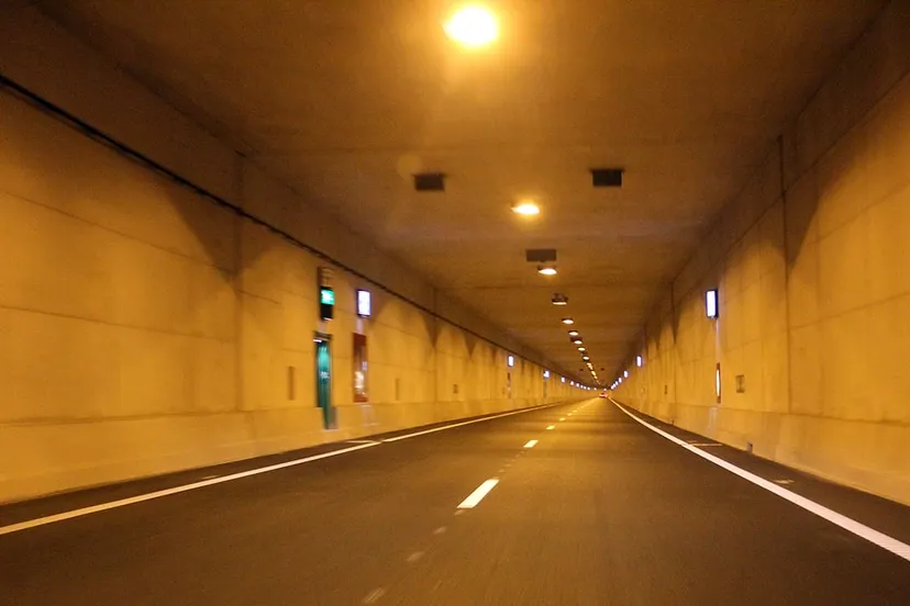 willem alexandertunnel maastricht