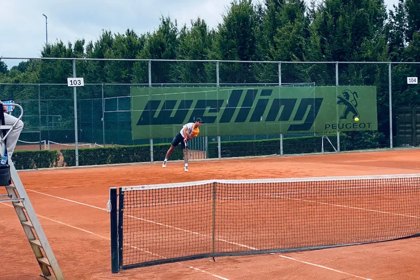 winnaar welling zittesj aope sidane pontjodikromo serveert