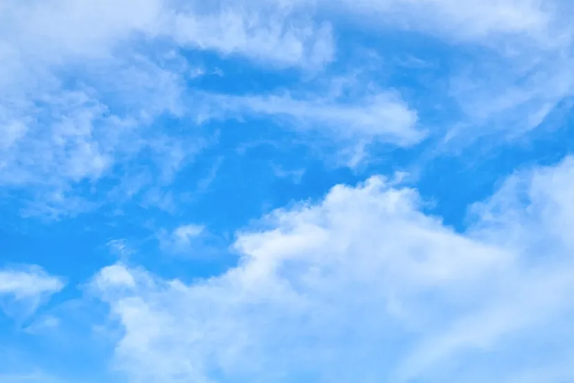 wolken blauwe lucht gebakken lucht