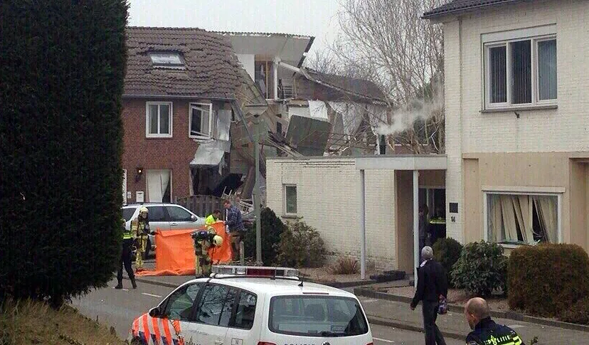 woning ontploft in julianlaan berg aan de maas