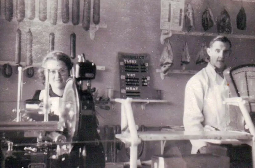 wp38pn6vgf907rpppyx6sexm1 joden onderduik 5a slagerij baum bloemenmarkt binnen