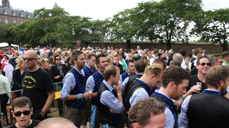 wrebhvcpvq1l6m6wf8z13kbum alternatief vogelsjeite 2013 aan de vout van de wal