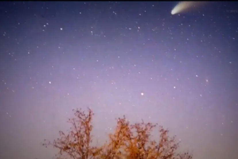 wz026ug438ktx001dgtsju28q komeet